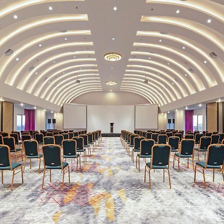 Mercure Pontianak City Center Exteriör bild