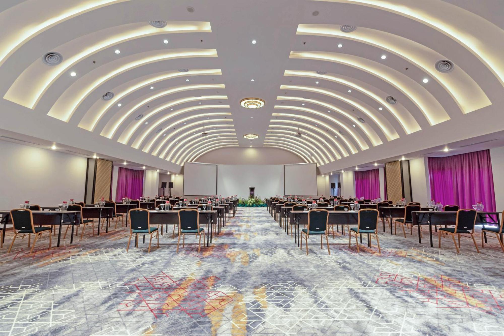 Mercure Pontianak City Center Exteriör bild