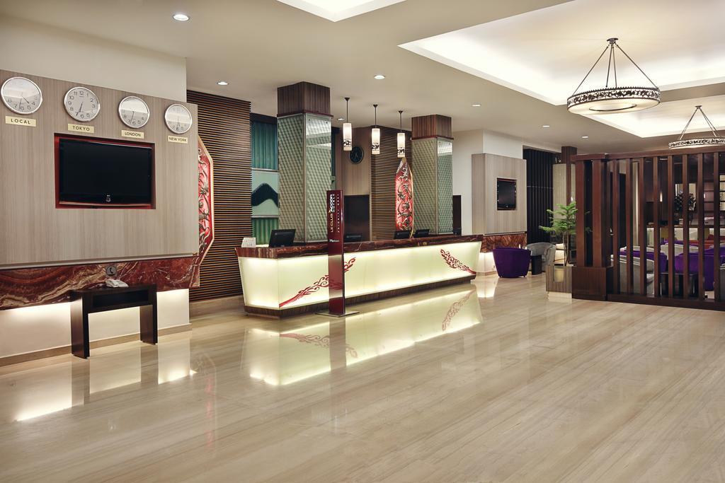 Mercure Pontianak City Center Exteriör bild
