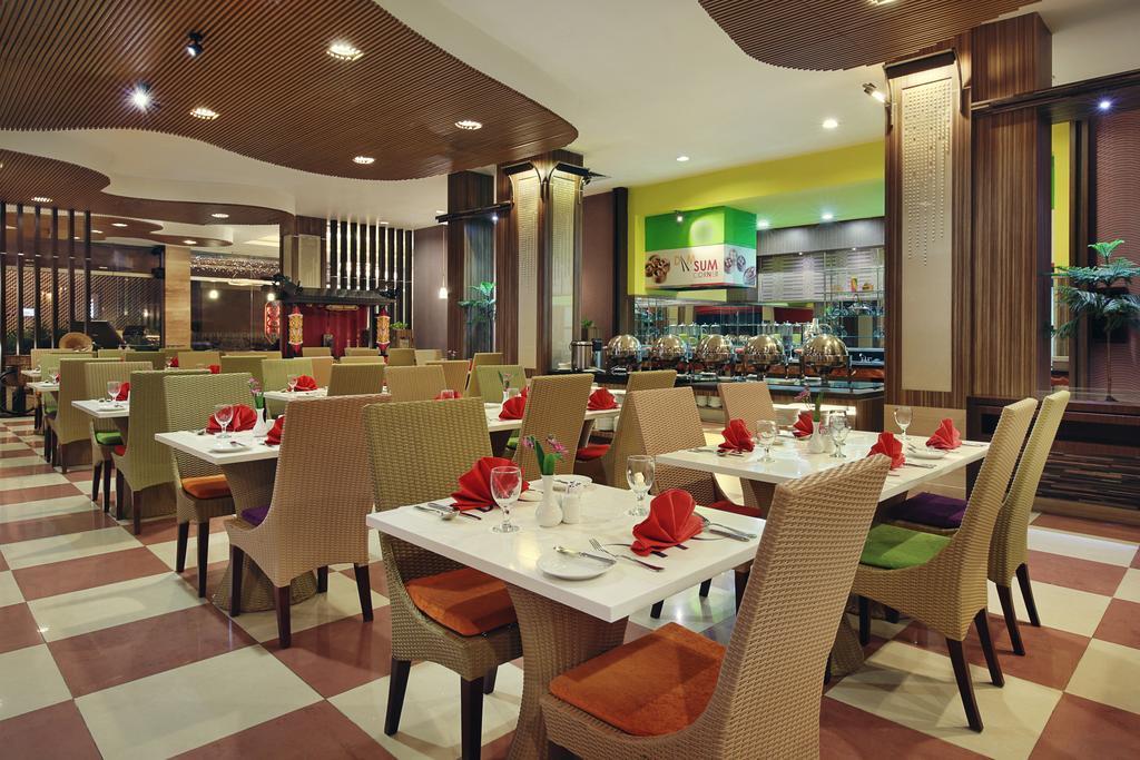 Mercure Pontianak City Center Exteriör bild