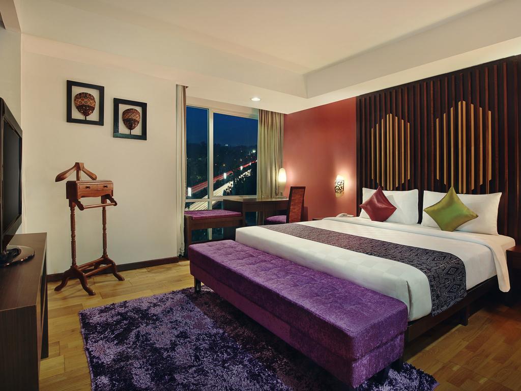 Mercure Pontianak City Center Exteriör bild