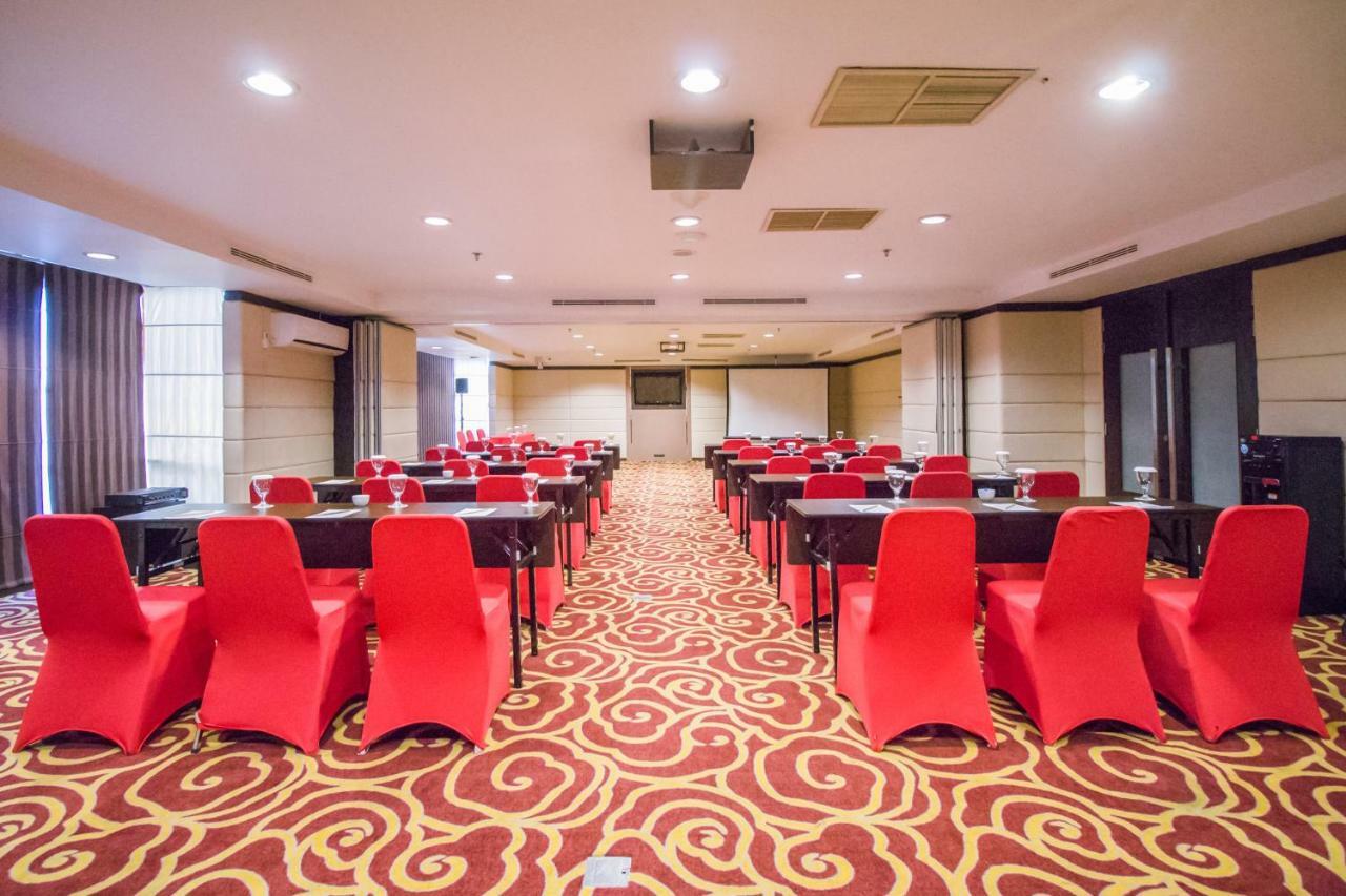 Mercure Pontianak City Center Exteriör bild