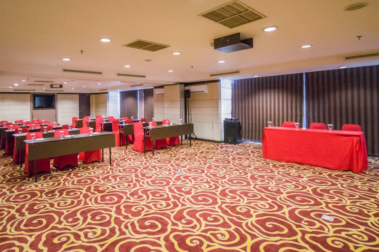 Mercure Pontianak City Center Exteriör bild